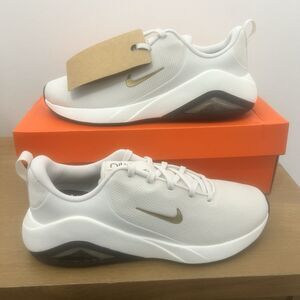 Womens Size 9.5 Nike Air Zoom Bella 7 White Gold Training Gym Shoes FZ1689 004